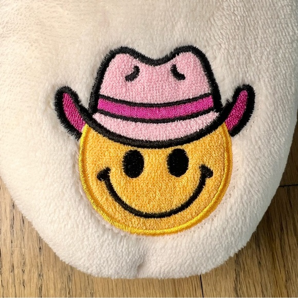 NWT Moon Cake Cowgirl Smiley Face Memory Foam Plush Gripper Slipper Size 5/7.5 - Picture 5 of 6
